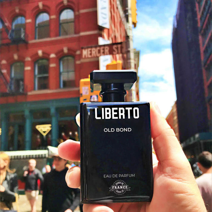 Liberto Old Bond worldwide travel photograph
